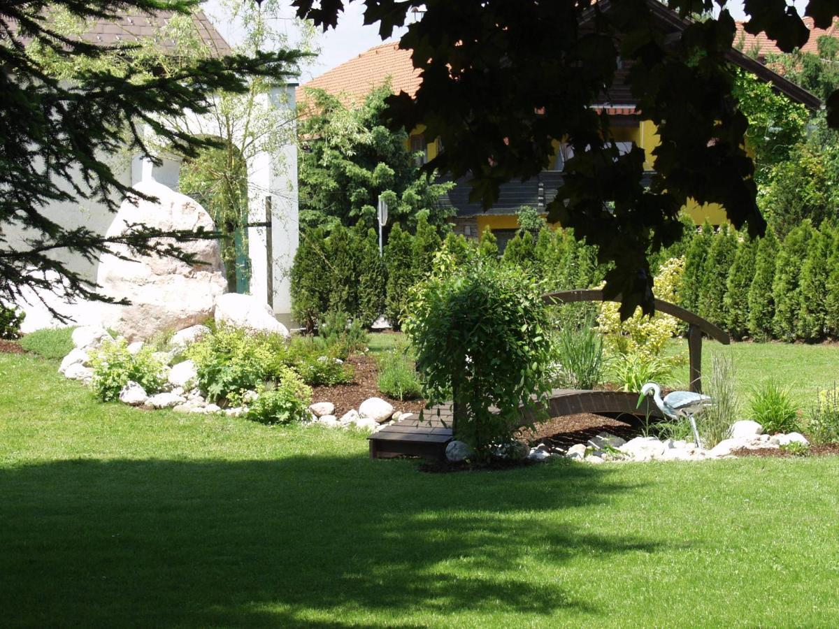 Tirolerhof Hotell Sankt Georgen im Attergau Exteriör bild