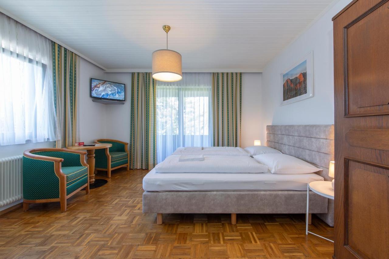 Tirolerhof Hotell Sankt Georgen im Attergau Exteriör bild