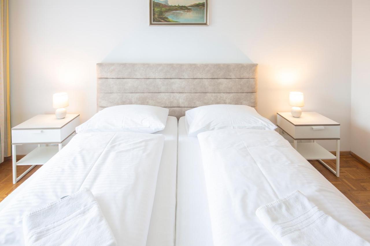 Tirolerhof Hotell Sankt Georgen im Attergau Exteriör bild